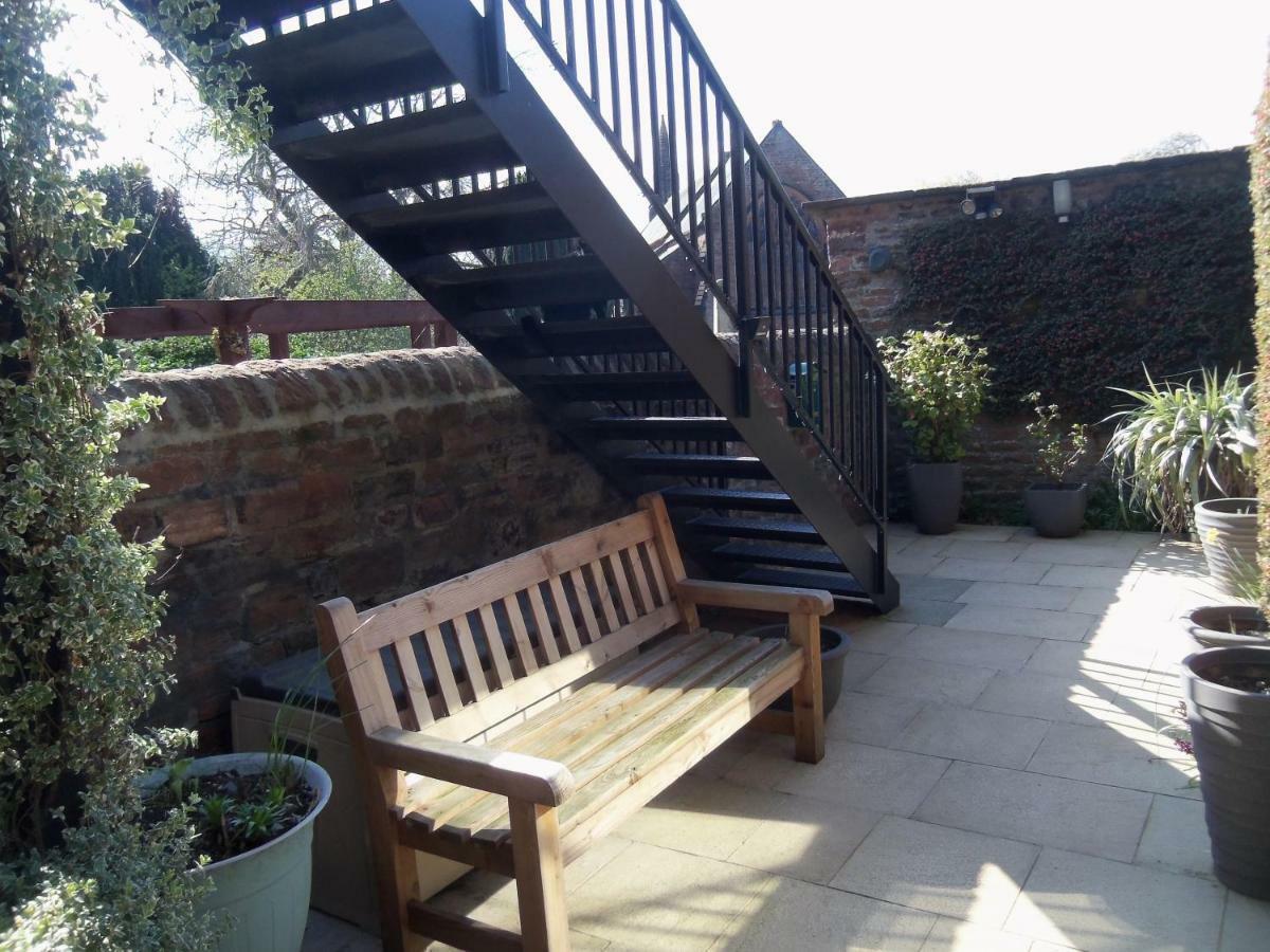 Upstairs, Downstairs At Epworth House Villa Penrith Exterior photo